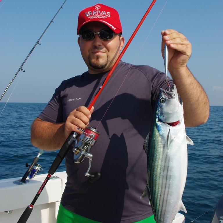Ce jig minnow Pressabait a été armé avec un assist très court en queue: parfait pour le catch and release ! Ce jig minnow Pressabait a été armé avec un assist très court en queue: parfait pour le catch and release !