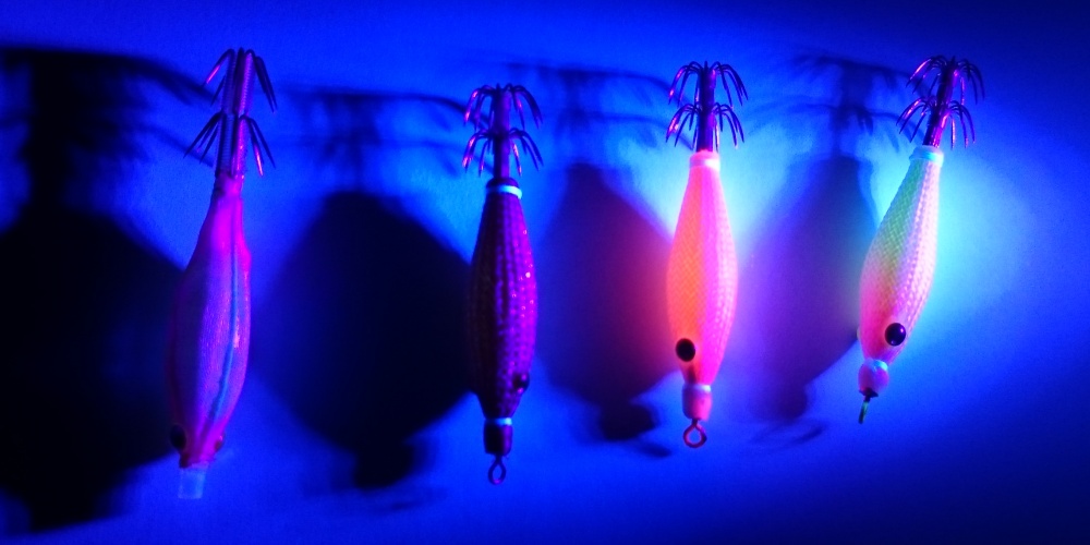 Nous utilisons la lampe U.V de chez Black Magic, pour illuminer les turluttes. Nous utilisons la lampe U.V de chez Black Magic, pour illuminer les turluttes.