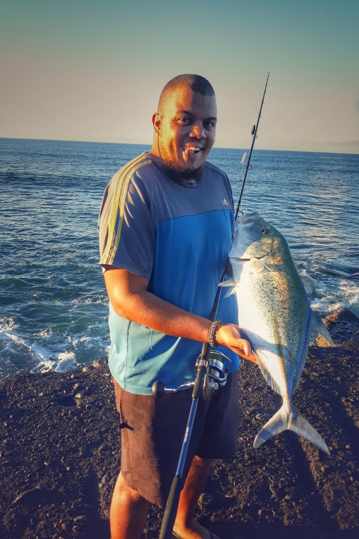 Julien Team Top Fishing La Réunion et Carangue MELAMPYGUS