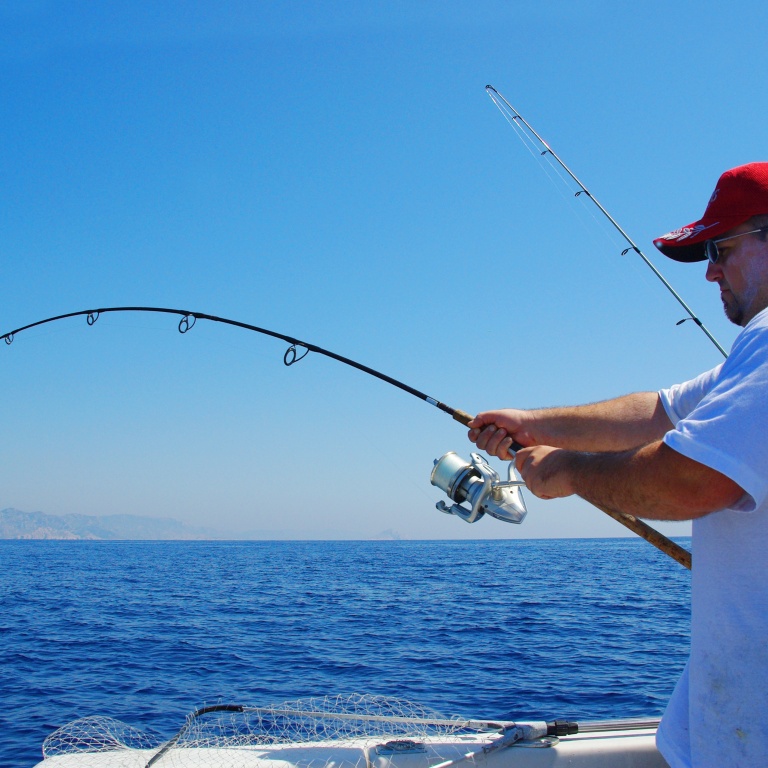 Comme sur cette photo, lorsqu’on utilise un assist hook, il suffit de fermer le pick up et de laisser la ligne se tendre pour que le poisson se ferre tout seul !