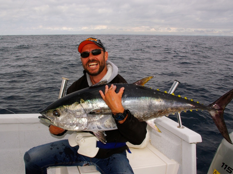 Beau thon pris au jig minnow et aussitôt relâché