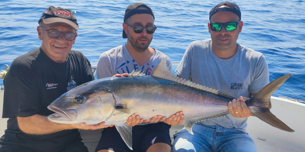 Magnifique sériole prise au downrigger par des stagiaires du moniteur guide de pêche Fabien Harbers