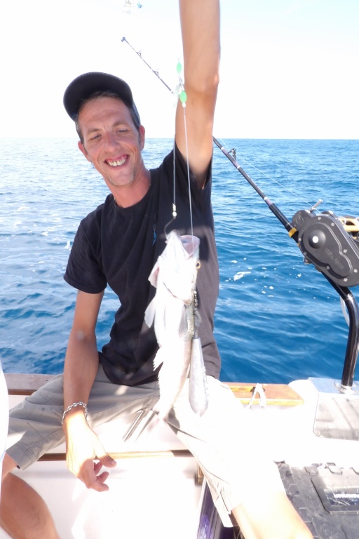 Fabien et un merlu pêché par prés de 300 m de fonds