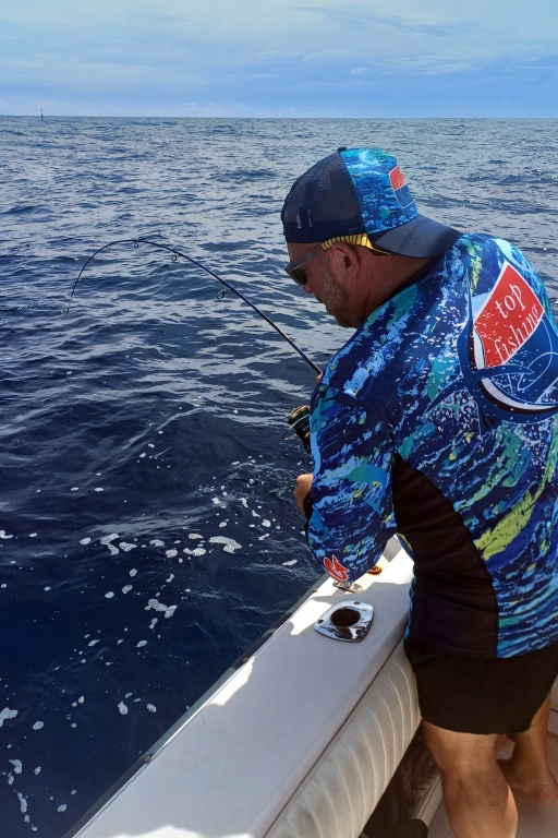 Jérôme utilise son moulinet Saltiga pour capturer un thon jaune au jig.