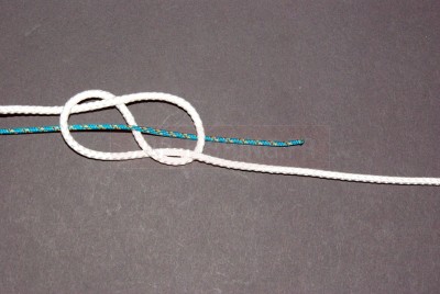 Puis par le dessus dans la seconde boucle.