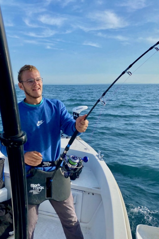 Pêche au thon avec le moteur Minn Kota et baudrier Black Magic