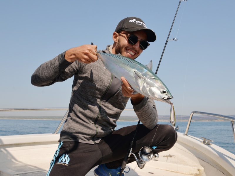 La joie de Nicolas d’avoir pris un bonitou au stickbait Realis Pencil Duo