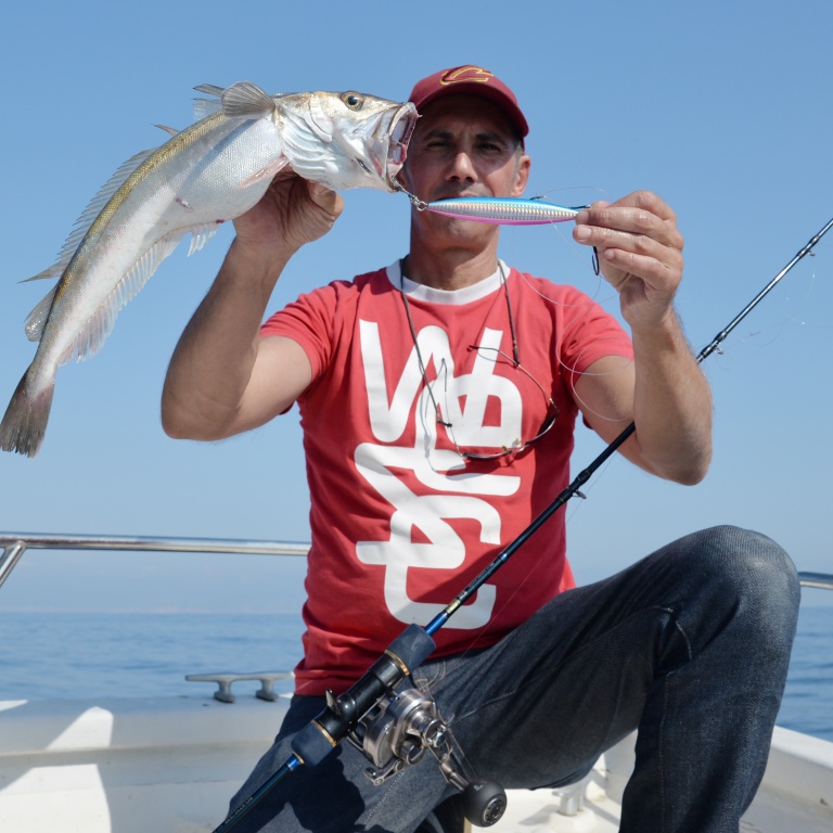 1-merlu-pris-au-slow-jig-.jpg Merlu pris au slow jig par 140 m de fonds !
