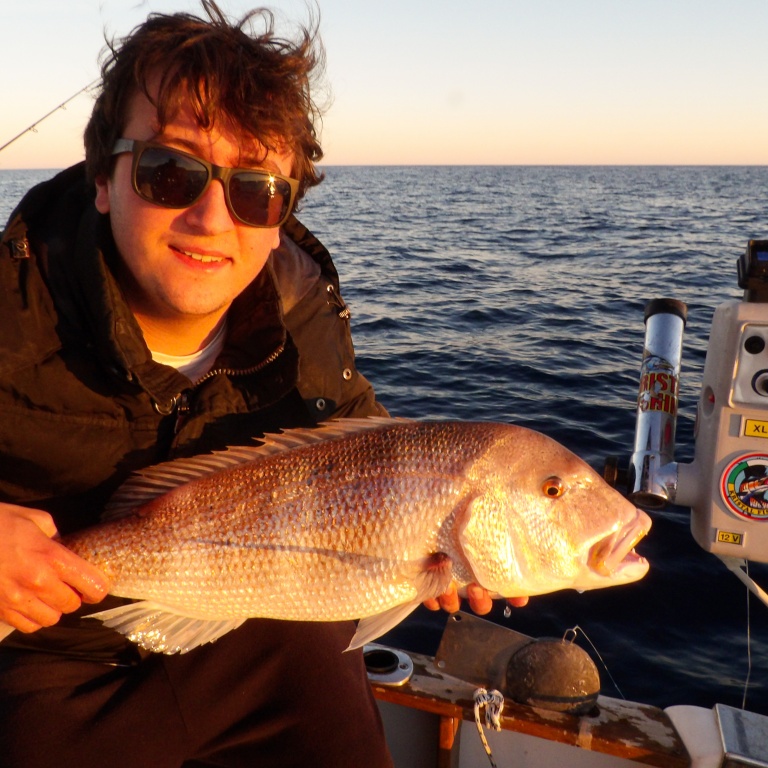 Superbe denti pris au downrigger par un stagiaire du moniteur guide de pêche Fabien Harbers