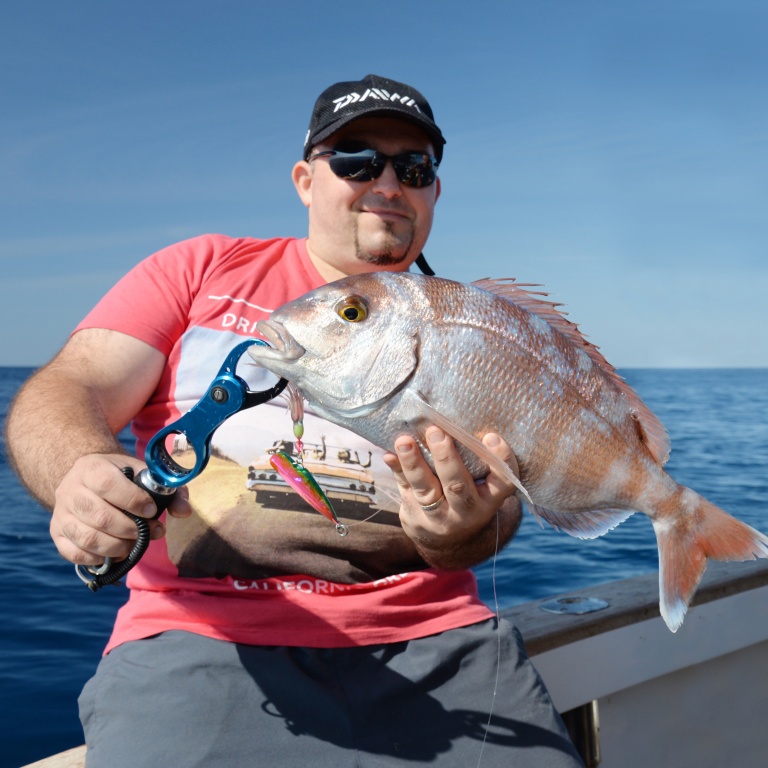 …Et prise d’un magnifique pagre à l’Inchiku Kick Bottom Hayabusa