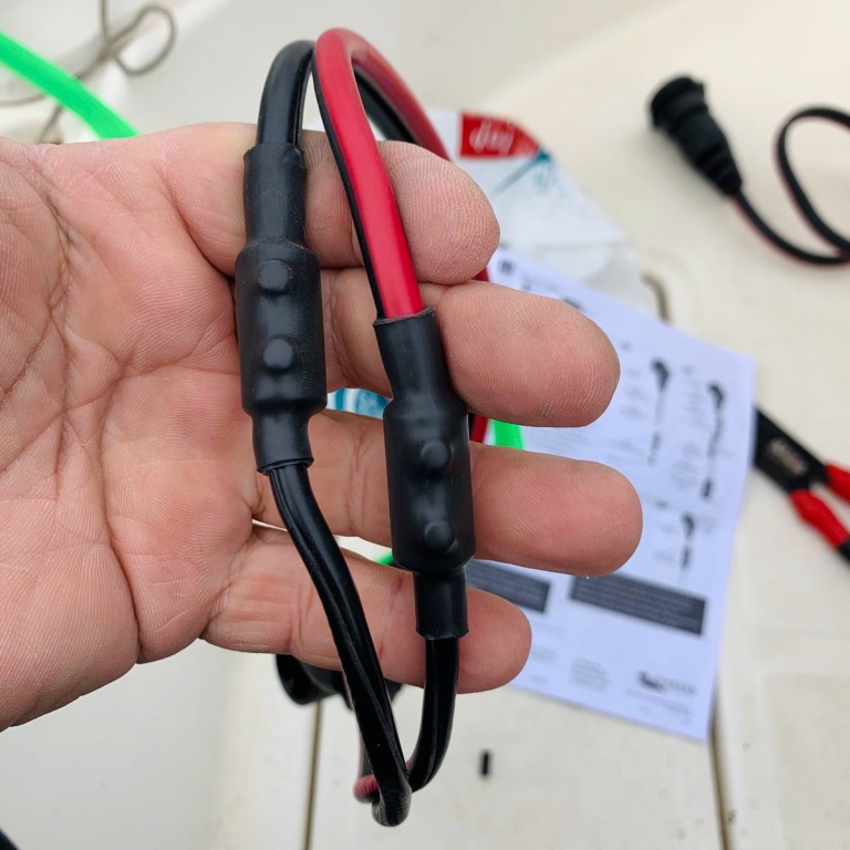 Kit complet pour faire la jonction entre le moteur et la batterie