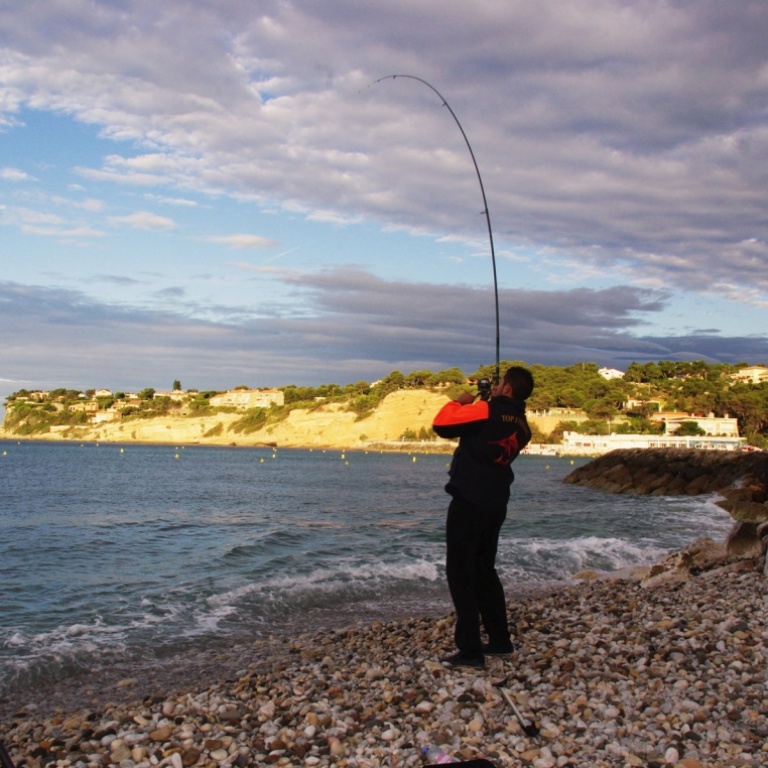 lancer-type-surfcasting.jpg Lancer en Surfcasting, Bruno avec son Italcanna