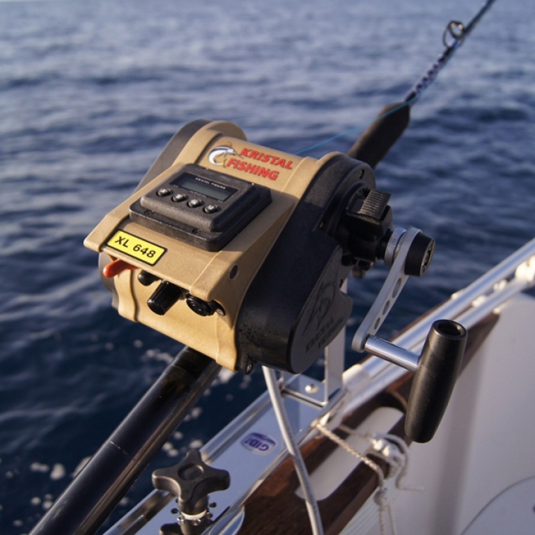 moulinet-electrique-xl648-kristal-fishing.jpg Le moulinet Kristal Fishing XL 648 en pêche (avec manivelle)